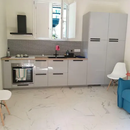 Mimosa 1 - Trilocale A 50 Mt Dal Mare Apartment