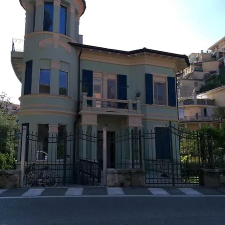 Mimosa 1 - Trilocale A 50 Mt Dal Mare Apartment *